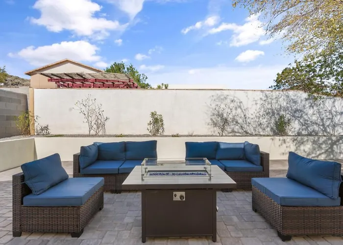 New 4br Bunk Mountain Views Fire Pit Holiday home *