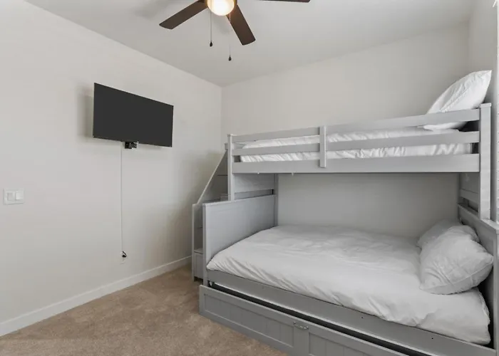 New 4br Bunk Mountain Views Fire Pit Holiday home Phoenix